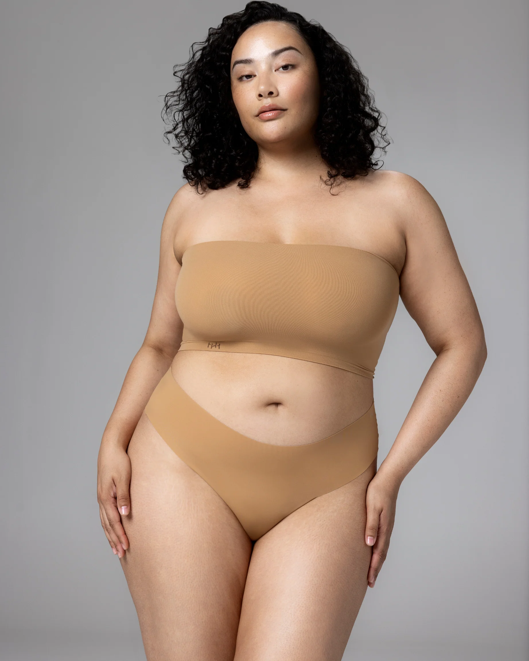 BARE - THONG - Image 18