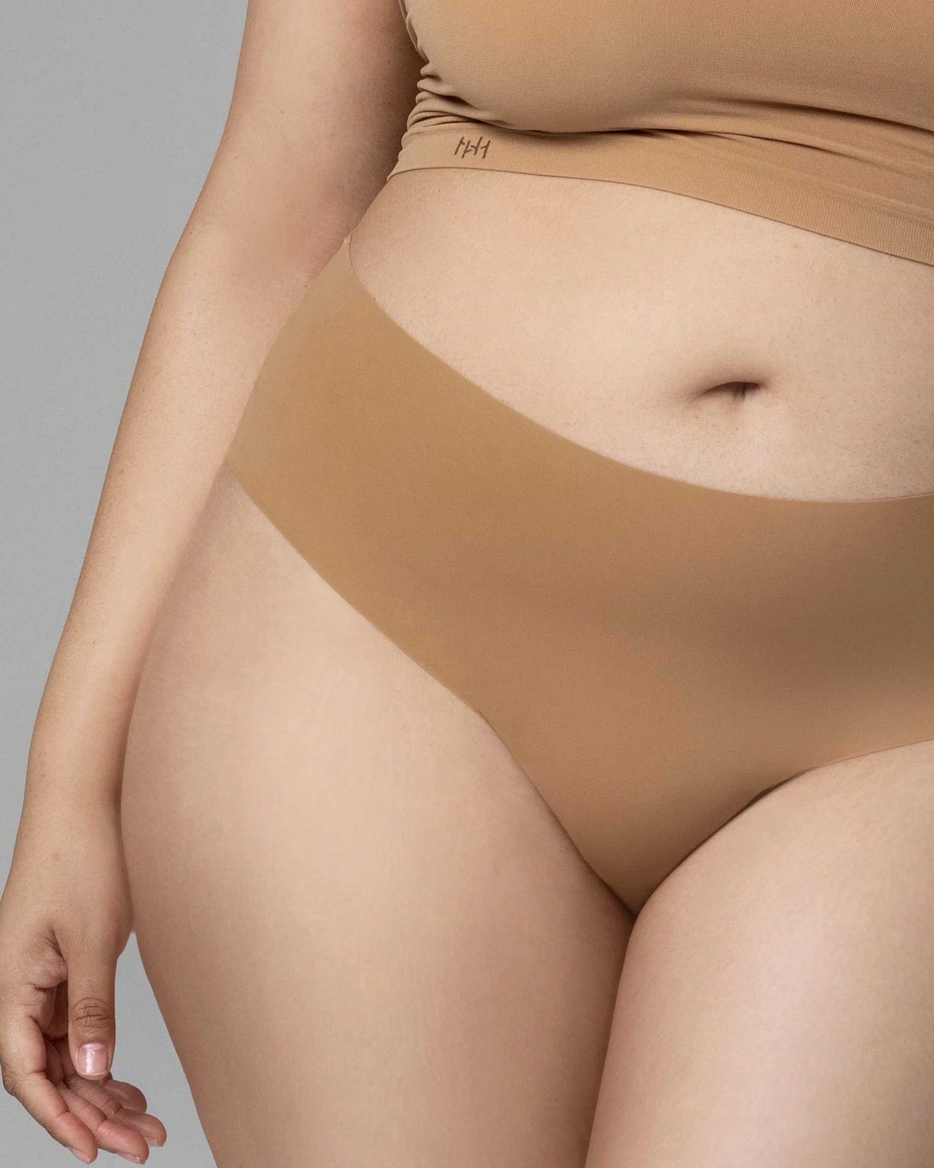 BARE - THONG - Image 26