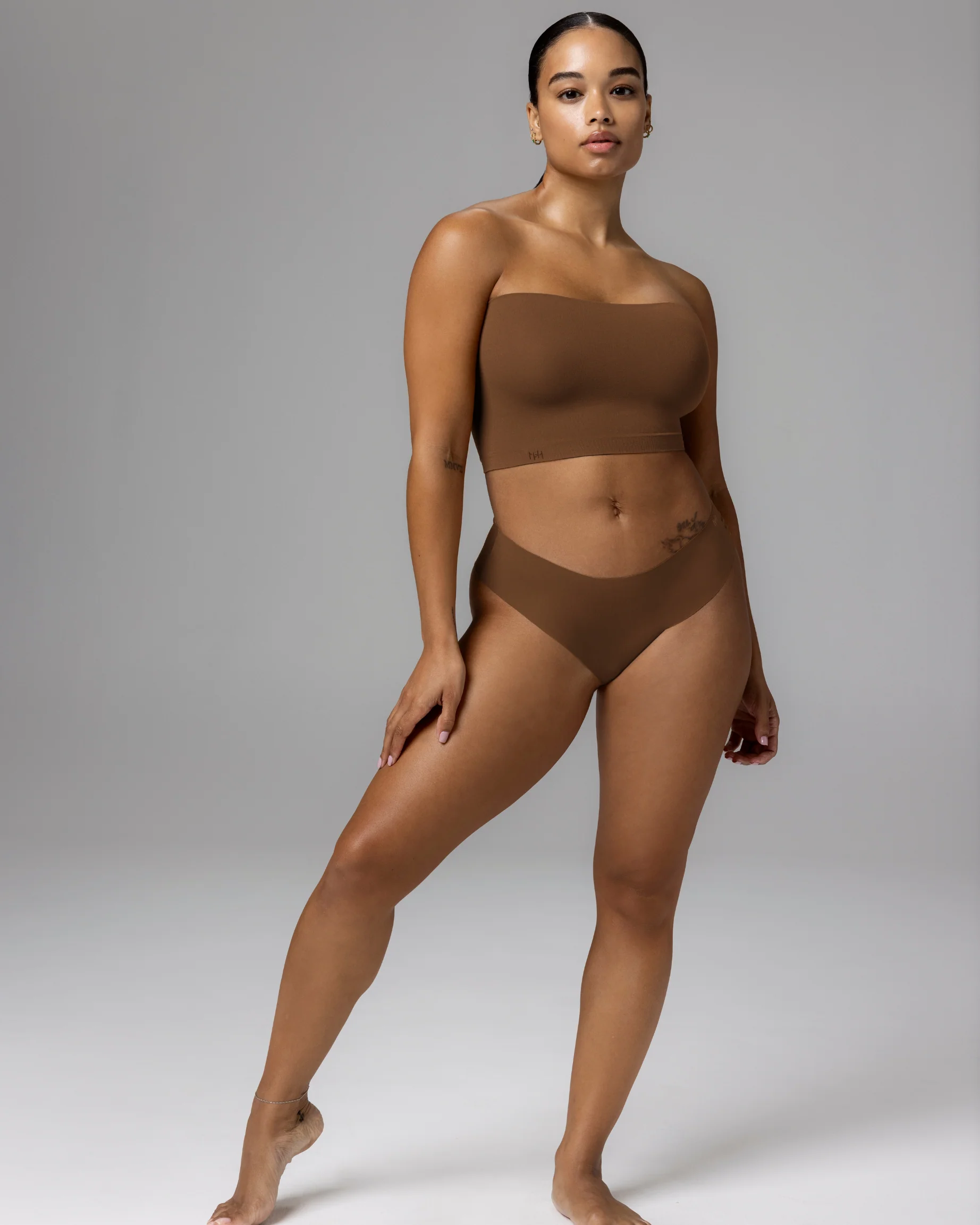 BARE - THONG - Image 27