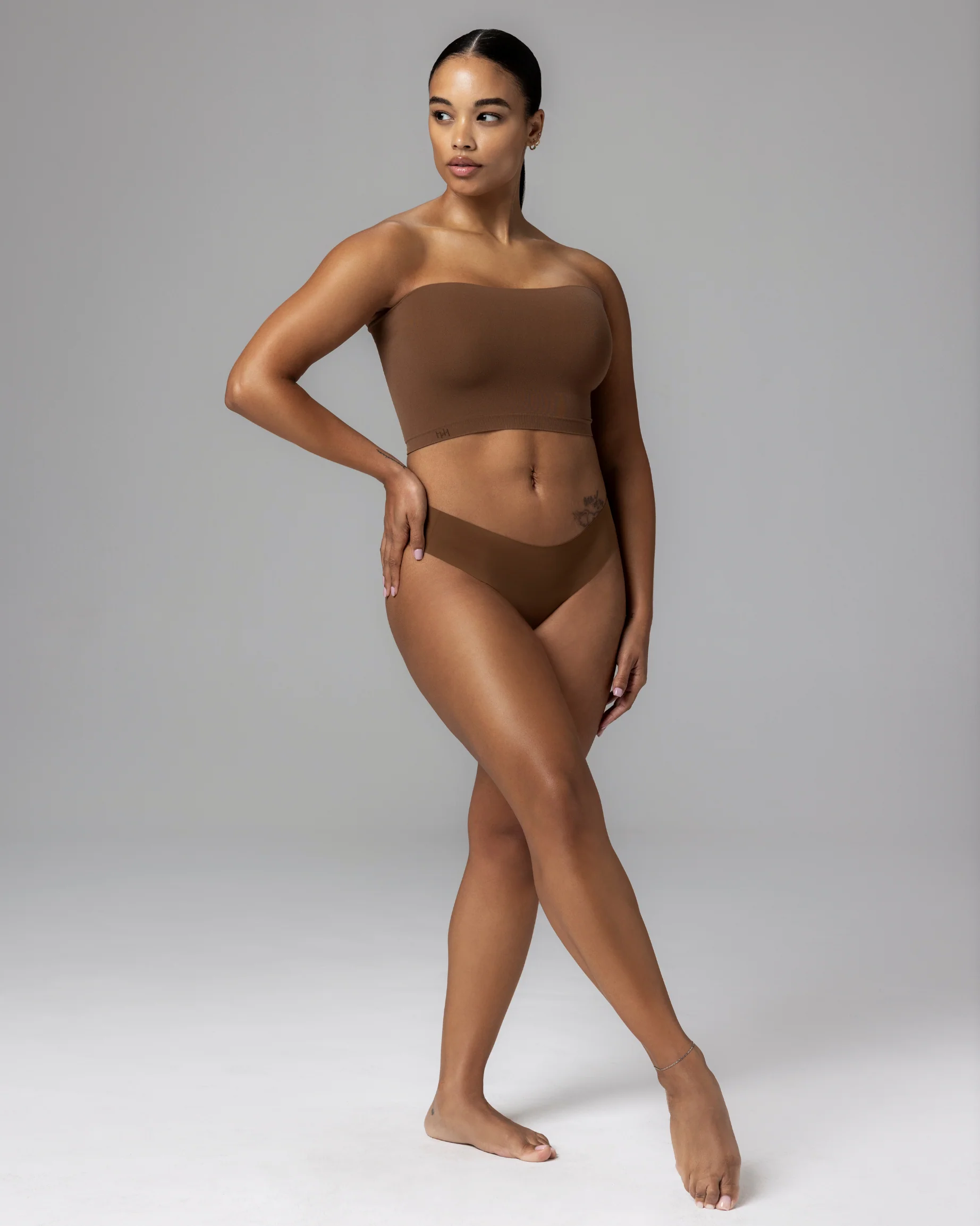 BARE - THONG - Image 32